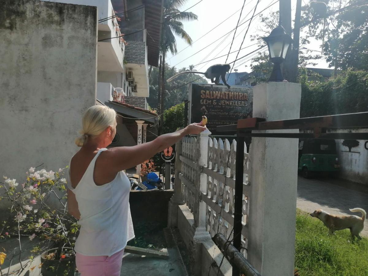 Rainbowswell Beach Resort Unawatuna Exterior photo