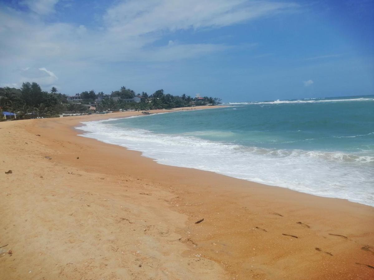 Rainbowswell Beach Resort Unawatuna Exterior photo