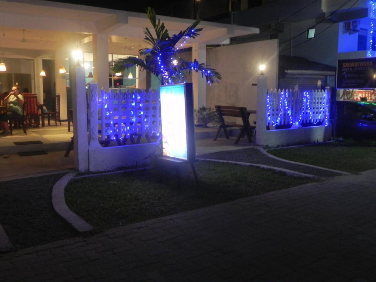 Rainbowswell Beach Resort Unawatuna Exterior photo